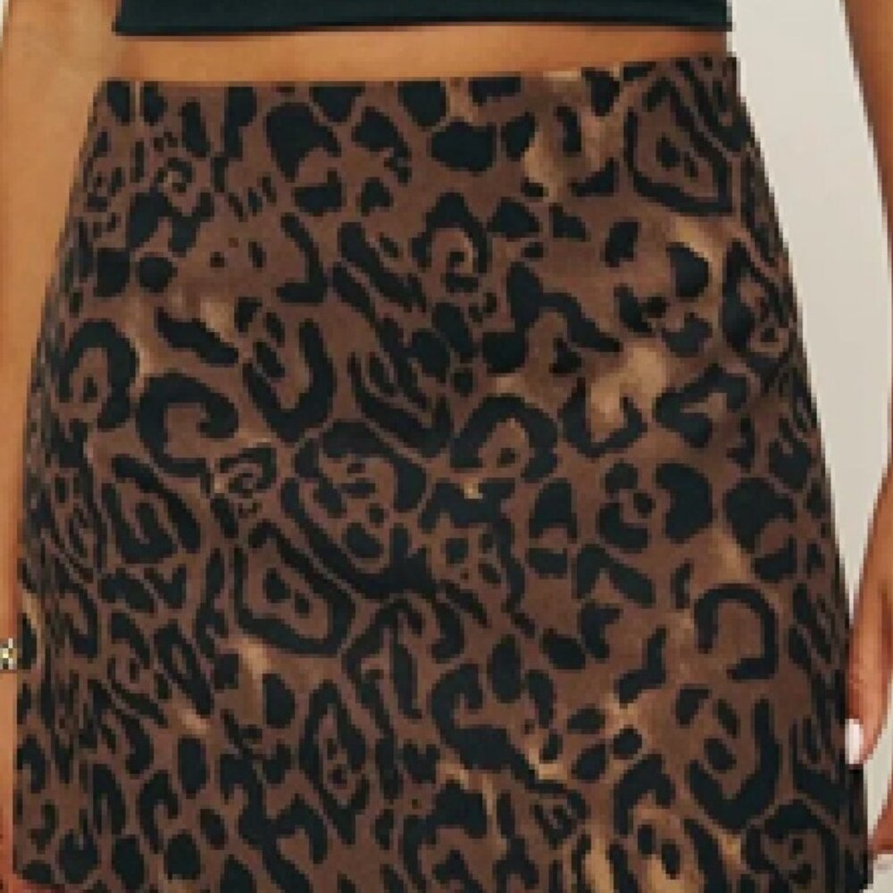 REFORMATION x Laura Harrier Charchi Skirt in Leopard, size 2